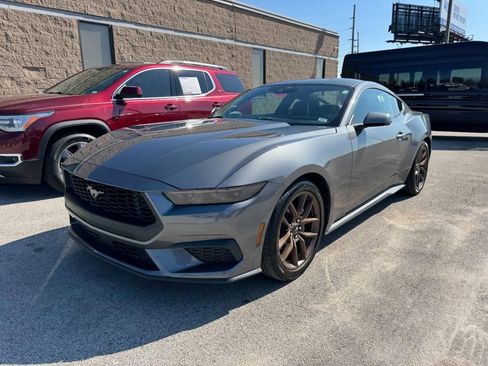 Used 2025 Ford Mustang Premium image 7