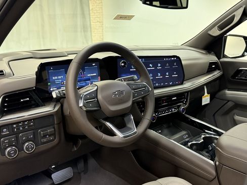 New 2026 Chevrolet Suburban Z71 image 28