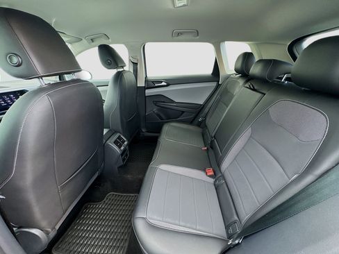 Used 2023 Volkswagen Taos SE image 15