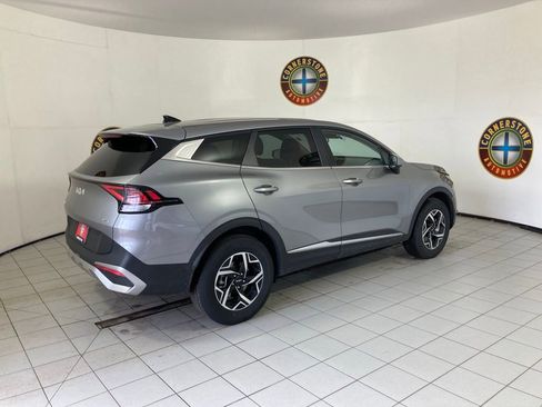 Used 2025 Kia Sportage LX image 19