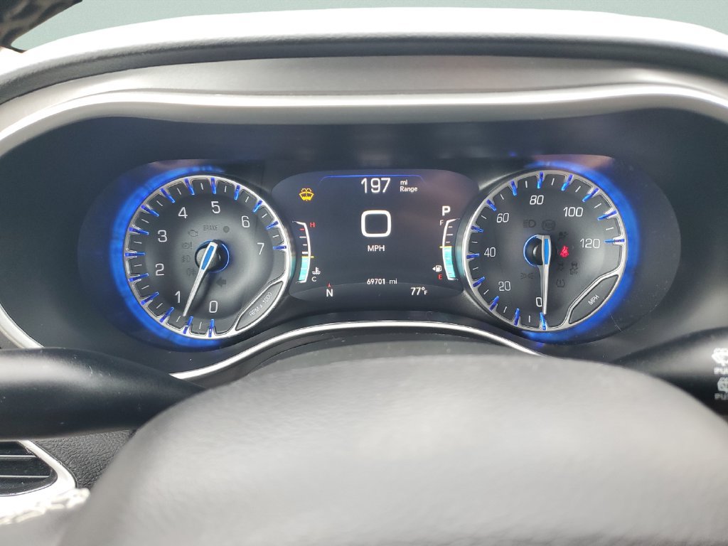 Used 2024 Chrysler Pacifica Touring-L FWD image 21