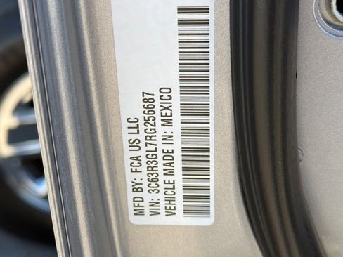 Used 2024 RAM 3500 Tradesman w/ Chrome Appearance Group AWD/4WD image 25