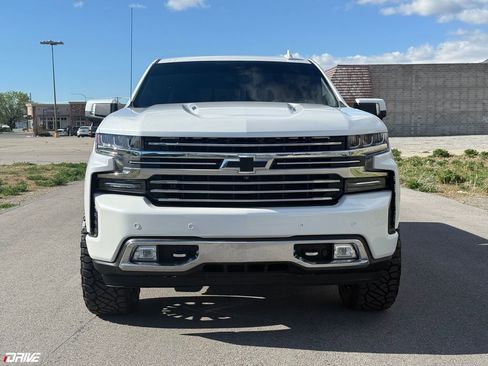 Used 2019 Chevrolet Silverado 1500 High Country w/ Technology Package AWD/4WD image 7