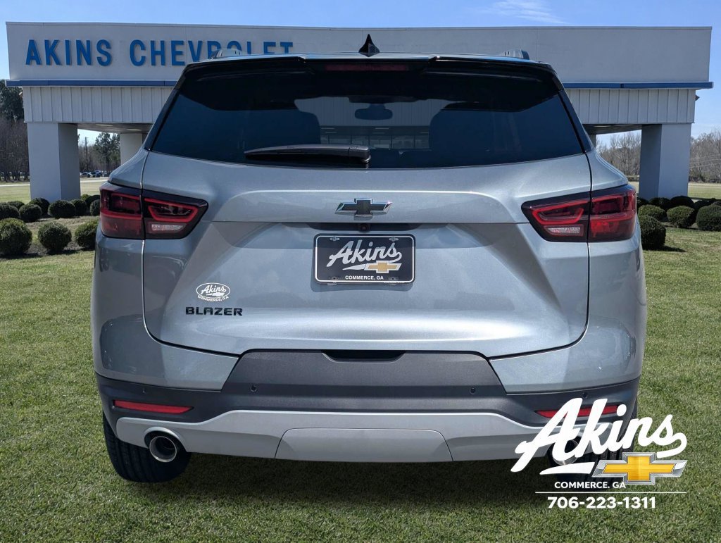 New 2026 Chevrolet Blazer LT w/ Convenience Package FWD image 5