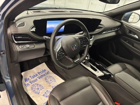 Used 2025 Buick Envista Avenir FWD image 54
