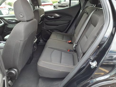 Used 2024 GMC Terrain SLE image 11