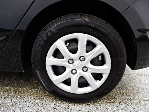Used 2014 Hyundai Accent GS FWD image 18