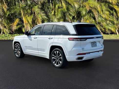 Used 2025 Jeep Grand Cherokee Overland AWD/4WD image 8