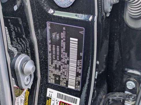 Certified 2025 Toyota Highlander LE FWD image 35