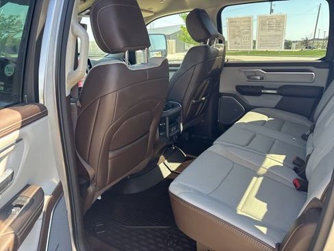 Used 2025 RAM 1500 Laramie w/ Advanced Safety Group II AWD/4WD image 15