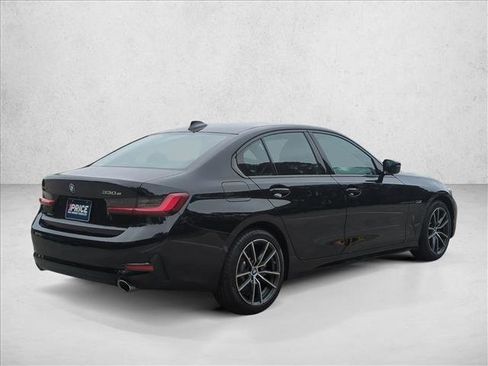 Used 2022 BMW 330e xDrive w/ Premium Package AWD/4WD image 5
