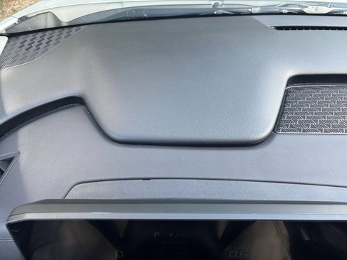 Used 2026 Kia Carnival FWD image 36