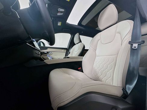 New 2026 Volvo XC90 B5 Plus image 19