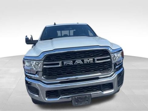 Used 2024 RAM 2500 Tradesman w/ Chrome Appearance Group AWD/4WD image 4