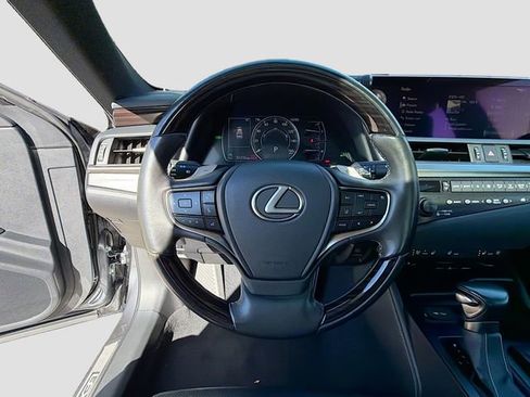 Used 2019 Lexus ES 300h w/ Premium Package image 36