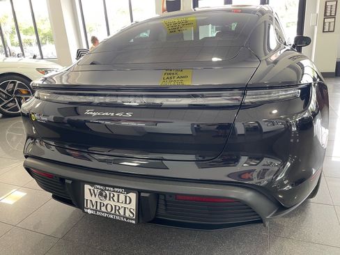 Used 2025 Porsche Taycan 4S AWD/4WD image 18