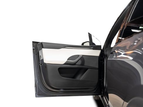 Used 2023 Tesla Model X Plaid image 50