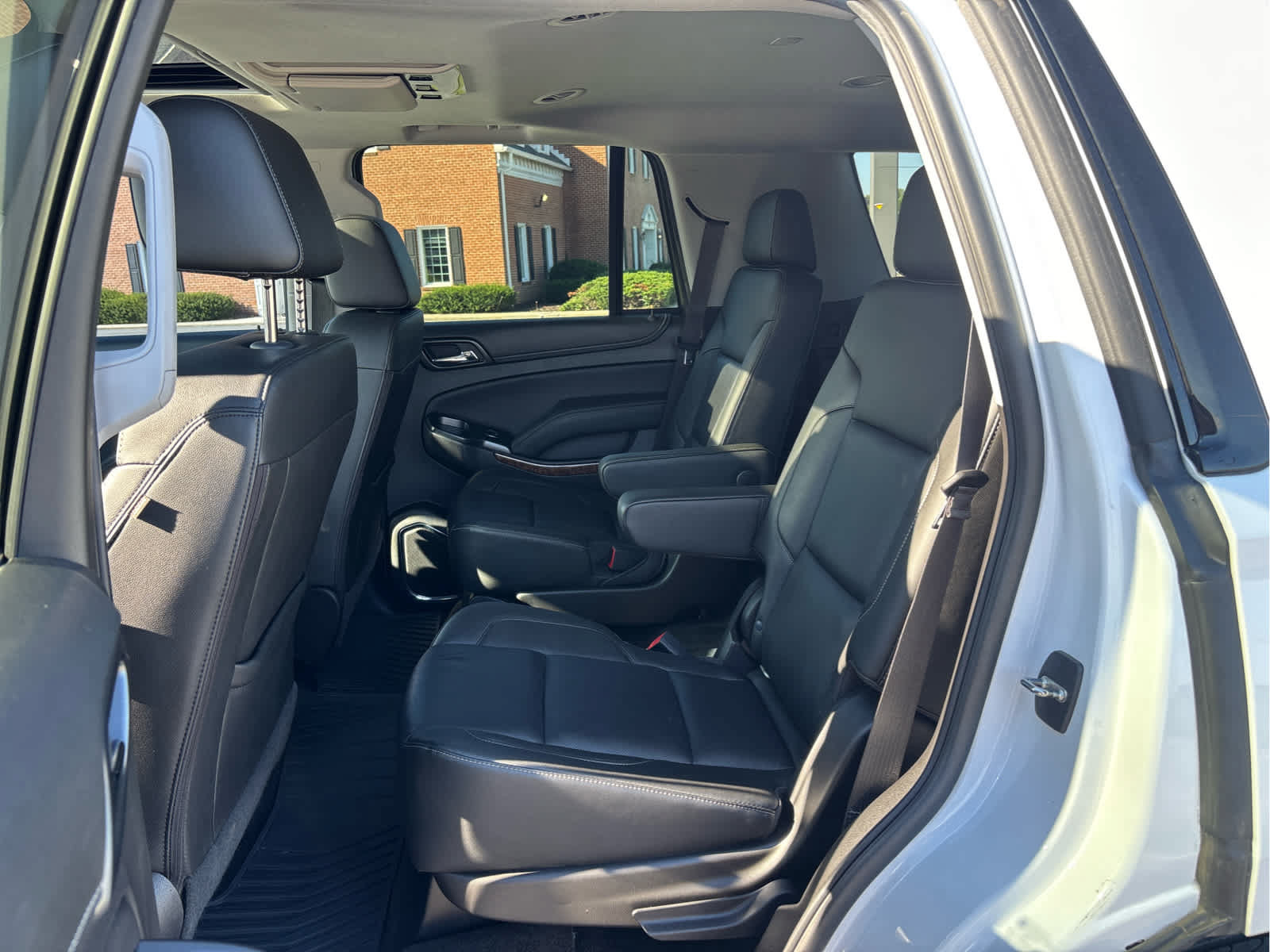 Used 2018 Chevrolet Tahoe Premier AWD/4WD image 32