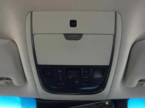 Used 2018 Lexus LS 500 AWD w/ Luxury Package image 26