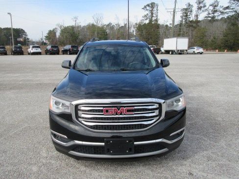 Used 2018 GMC Acadia SLT image 3