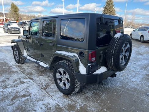 Used 2016 Jeep Wrangler Unlimited Sahara w/ Dual Top Group image 4