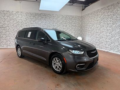 Used 2022 Chrysler Pacifica Touring-L