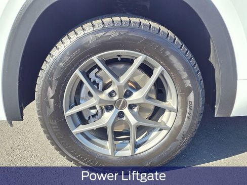 Used 2022 Volkswagen Atlas SEL R-Line AWD/4WD image 9