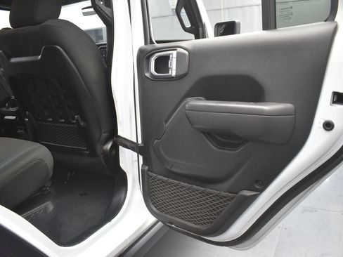 Used 2022 Jeep Wrangler Unlimited Rubicon 4xe image 20