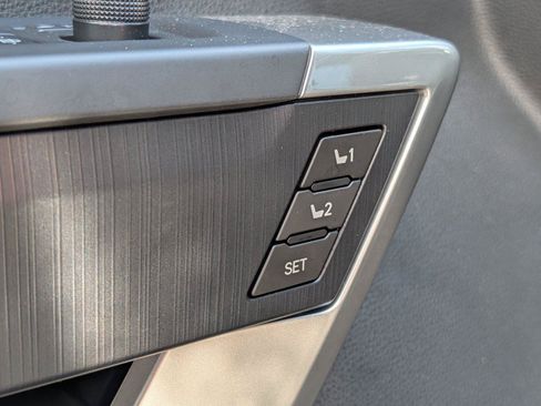 Used 2025 Toyota Tundra Platinum AWD/4WD image 19