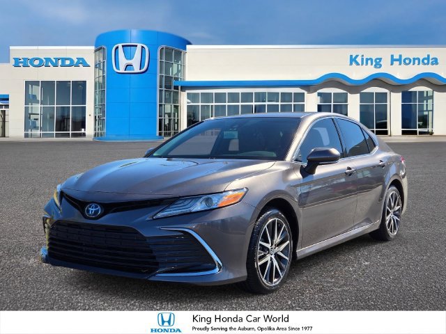 Used 2024 Toyota Camry XLE FWD image 1
