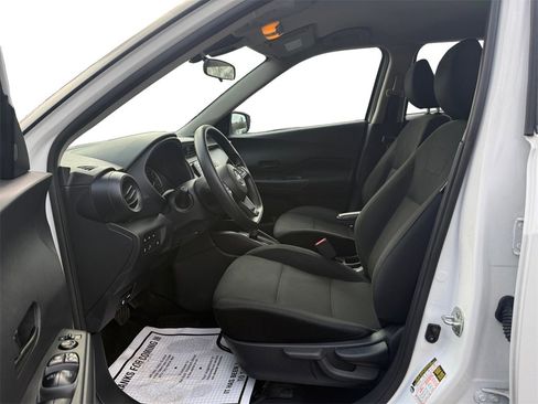 Used 2023 Nissan Kicks S image 9