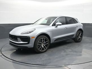 Used 2025 Porsche Macan video 1
