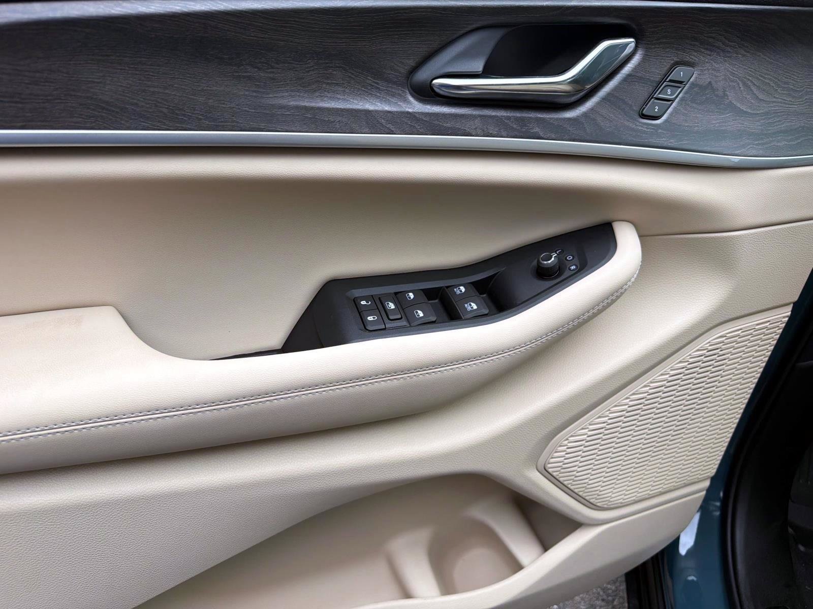 New 2027 Jeep Grand Cherokee Limited AWD/4WD image 8