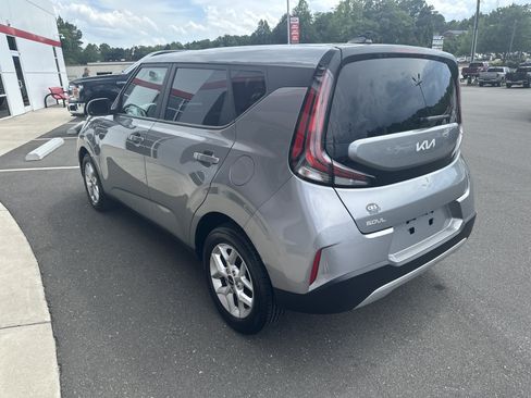 Used 2024 Kia Soul LX w/ Option Group 015 FWD image 6