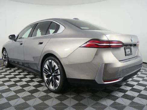 Certified 2025 BMW 530i image 5