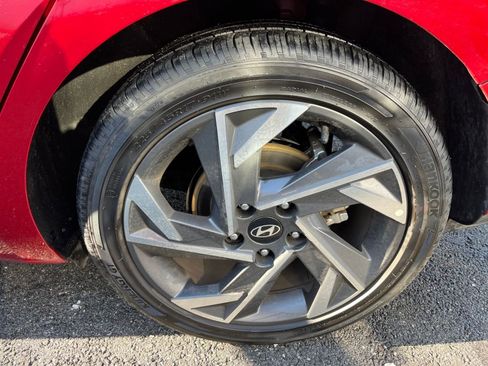 Used 2025 Hyundai Elantra SEL image 29
