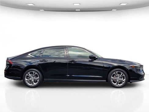 Used 2023 Honda Accord EX image 5