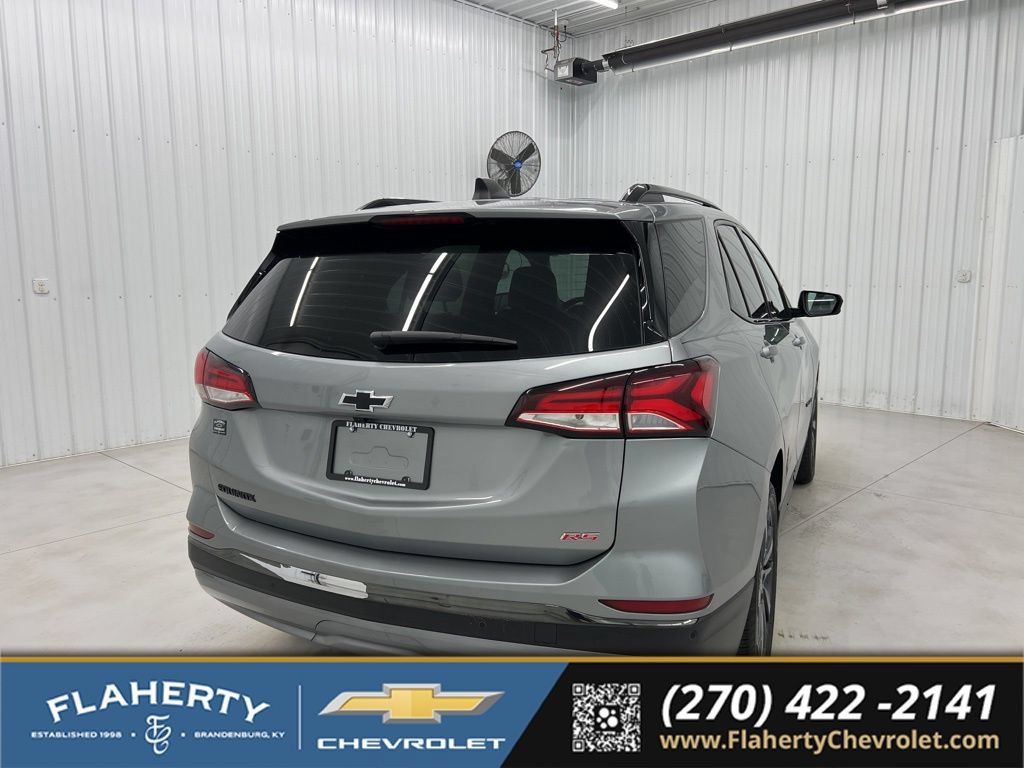 Used 2023 Chevrolet Equinox RS w/ LPO, Floor Liner Package FWD image 3