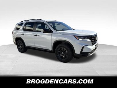 New 2025 Honda Pilot TrailSport