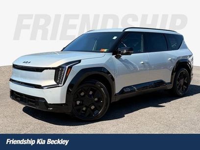 New 2026 Kia EV9 Land w/ Nightfall Edition Package