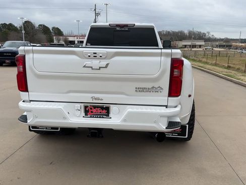 Used 2023 Chevrolet Silverado 3500 High Country image 8