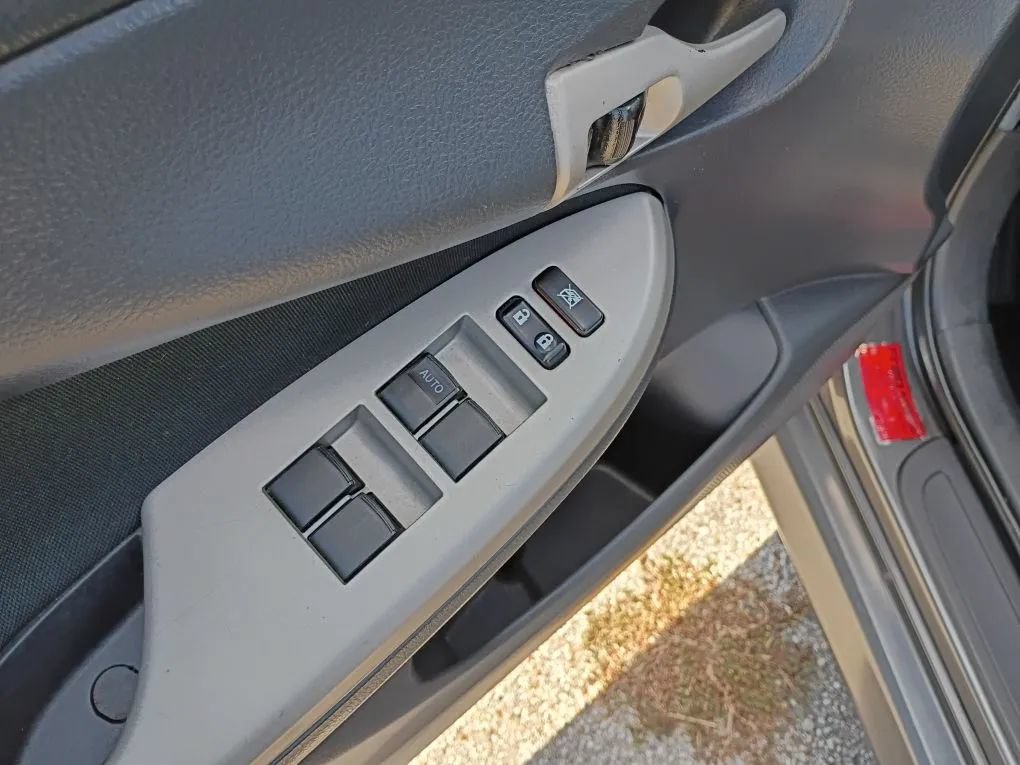Used 2013 Toyota Corolla S w/ Premium Pkg FWD image 11
