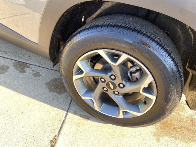 Used 2024 Chevrolet Trax LT w/ Driver Confidence Package FWD image 35