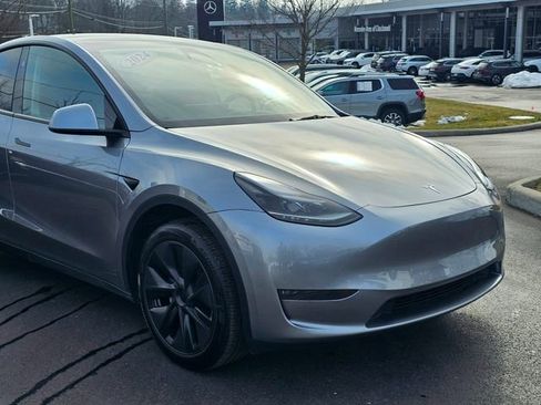 Used 2024 Tesla Model Y Long Range image 2