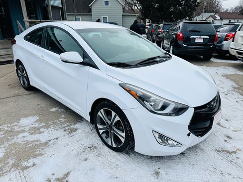 Used 2014 Hyundai Elantra image 1