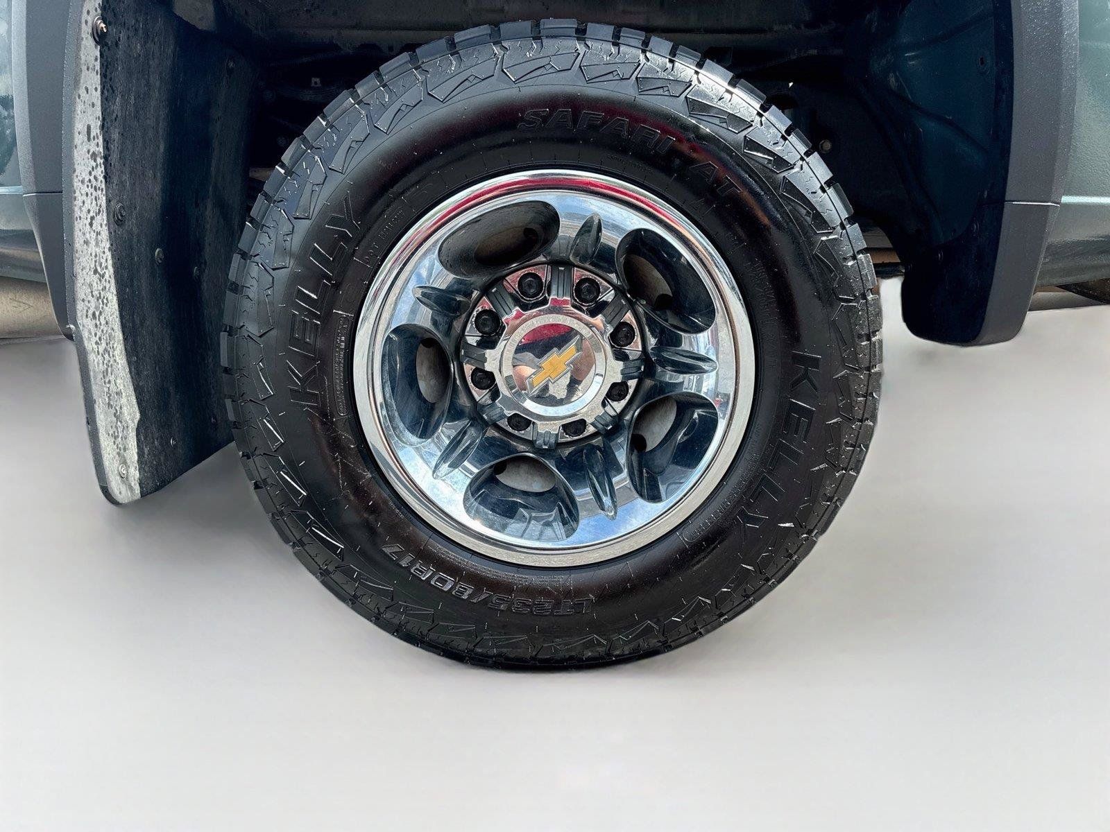 Used 2025 Chevrolet Silverado 3500 LT w/ Texas Edition AWD/4WD image 38
