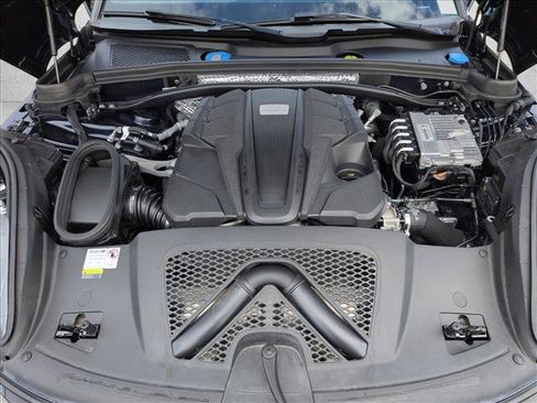 Used 2023 Porsche Macan S image 23