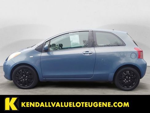 Used 2007 Toyota Yaris 2-Door Hatchback image 2