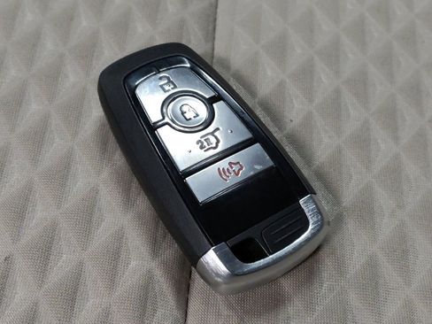 Used 2021 Ford Escape SE w/ Convenience Package image 32