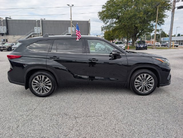 Used 2021 Toyota Highlander Platinum AWD/4WD image 6